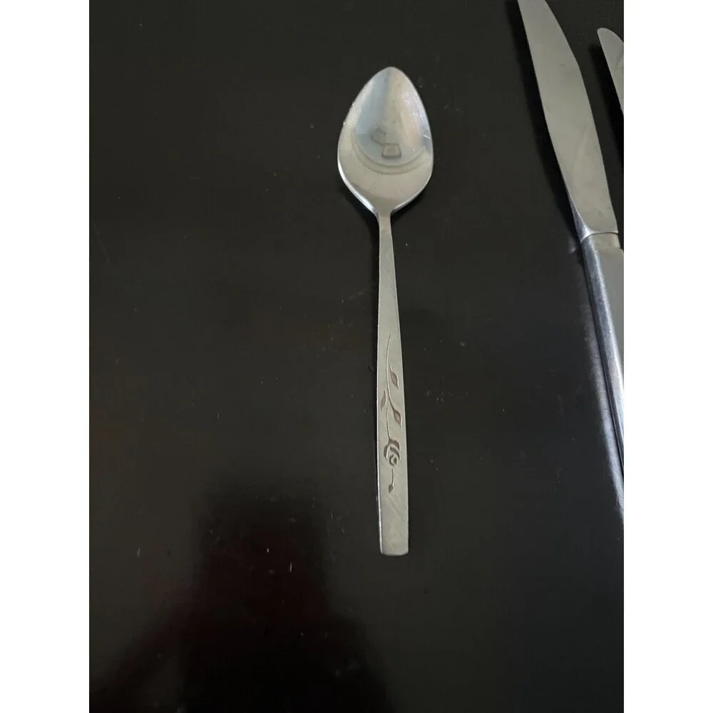 Oneida Oneidacraft Deluxe Capistrano Flatware Lot 3 Butter Knives 1 Spoon